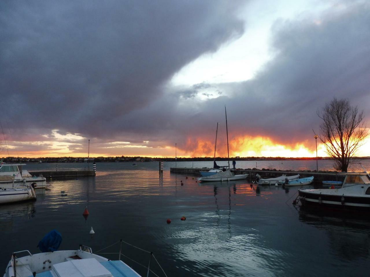 Affittacamere Porticciolo Castelnuovo del Garda Kültér fotó